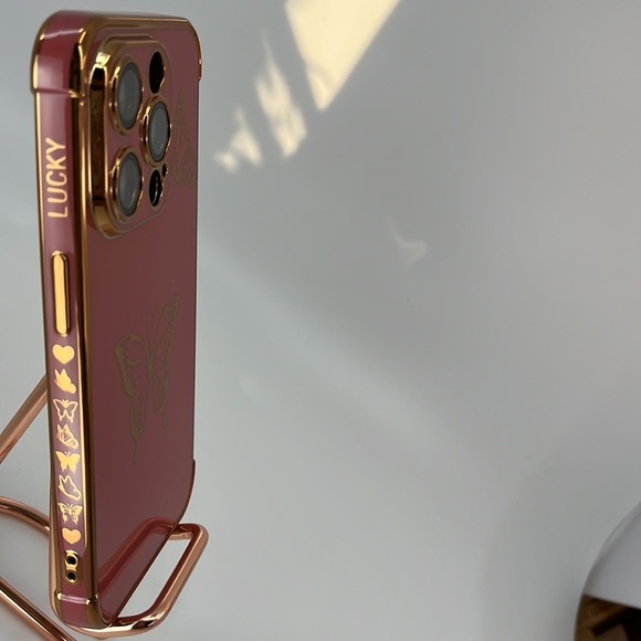 Pink Flutter: Flaunt Your Style with Luxurious Butterflies iPhone 14‎ Pro Case! - Picture 2 of 4